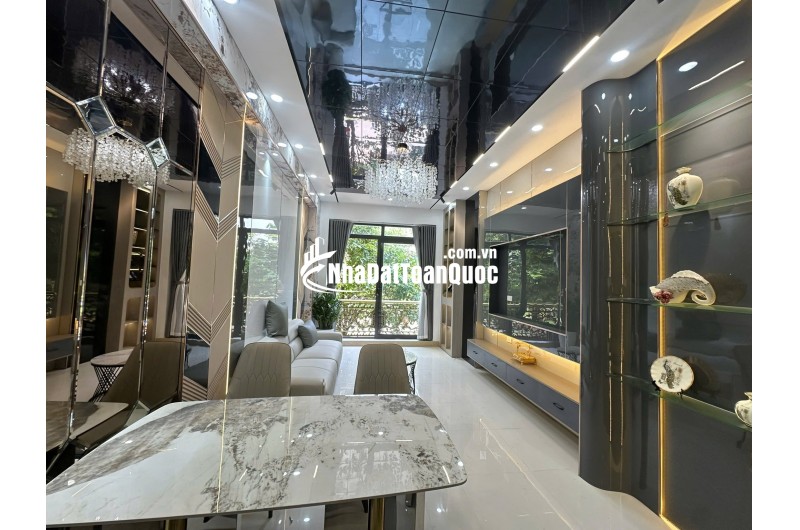 Mặt phố kinh doanh Kim Giang, DT 45m2, 5 tầng giá 18 tỷ.